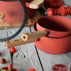 Casserole Ector Induction Aluminium Revêtu Manche En Bois 16 Cm Rouge 6 Casserole Ector Induction Aluminium Revêtu Manche En Bois 16 Cm Rouge -Cuisine À Domicile 108009 2 3 Casserole Ector induction aluminium revetu manche en bois 16 cm rouge Ogo