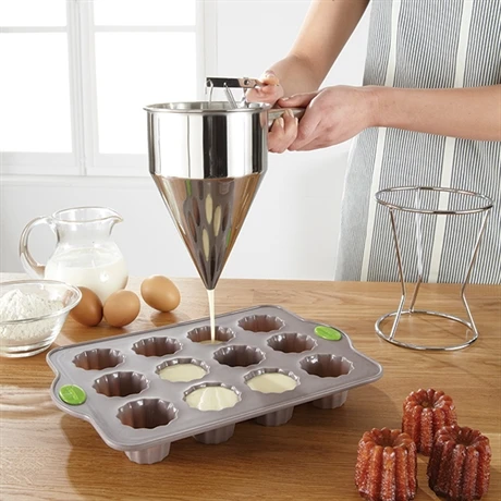 Lot Poêle 7 Blinis Et Entonnoir à Piston 3 Lot Poêle 7 Blinis Et Entonnoir à Piston – Image 3