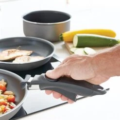Set 2 Poêles Et 2 Casseroles Anti-adhésives Délice Et Manche Amovible -Cuisine À Domicile 20215 2 3 Set 2 poeles et 2 casseroles anti adhesives Delice et manche amovible Mathon
