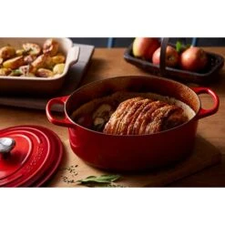 Le Creuset Cocotte Fonte Ovale Cerise 31 Cm -Cuisine À Domicile 213206 2 2 Cocotte fonte ovale cerise 31 cm Le Creuset