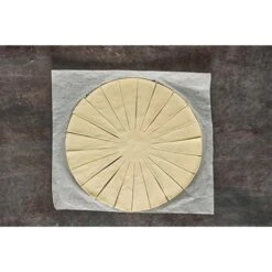 Emporte-pièce Tarte Soleil -Cuisine À Domicile 566008 1 1 Emporte piece tarte Soleil Betty Bossi