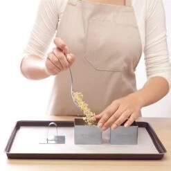 Lot De 4 Emportes Pièces Carrés En Inox Avec Poussoir -Cuisine À Domicile 579012 2 2 Lot de 4 emportes pieces carres en inox avec poussoir Mathon