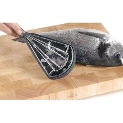 Grattoir à Poisson Inox -Cuisine À Domicile 673132 2 1 Grattoir a poisson inox Lacor
