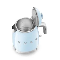 Smeg Mini Bouilloire 0,8 L 1400 W KLF05PBEU Bleu Azur -Cuisine À Domicile 702031 2 4 Mini bouilloire 0 8 L 1400 W KLF05PBEU bleu azur Smeg