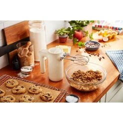 KitchenAid Batteur à Main électrique Sans Fil 7 Vitesses Crème 5KHMB732EAC -Cuisine À Domicile 760358 3 2 Batteur a main electrique sans fil 7 vitesses creme 5KHMB732EAC Kitchenaid