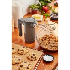 KitchenAid Batteur à Main électrique Sans Fil 7 Vitesses Gris Mat 5KHMB732EDG 9 KitchenAid Batteur à Main électrique Sans Fil 7 Vitesses Gris Mat 5KHMB732EDG -Cuisine À Domicile 760359 4 2 Batteur a main electrique sans fil 7 vitesses gris mat 5KHMB732EDG Kitchenaid